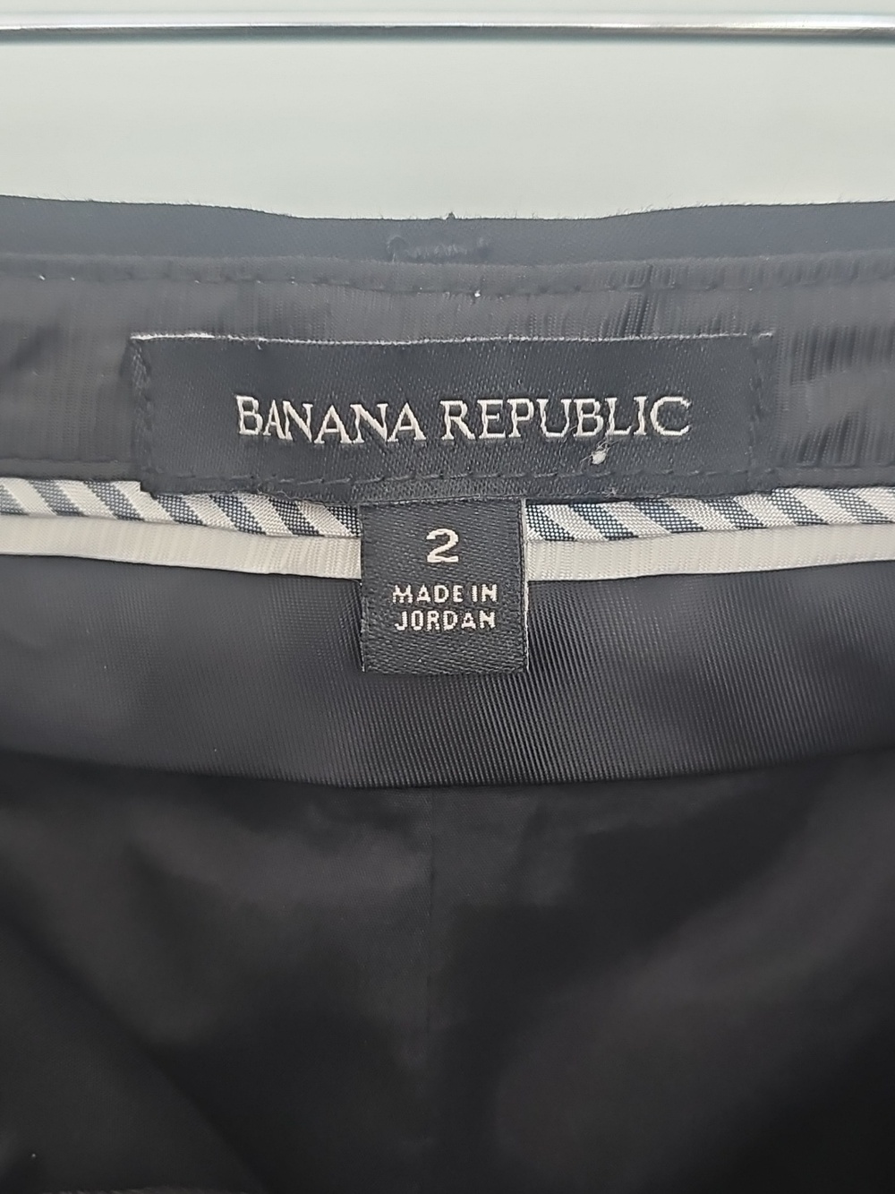 Banana Republic Black Chinos - Slim Classic Womens Work Pants. Size 2 - Picture 5 of 11